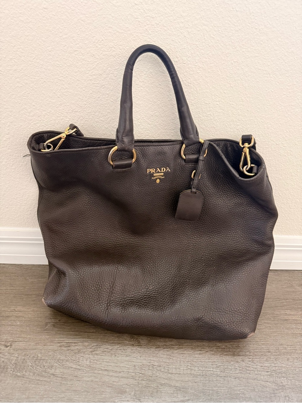 Prada Vitello Daino Large Shopping Tote, model BN1713